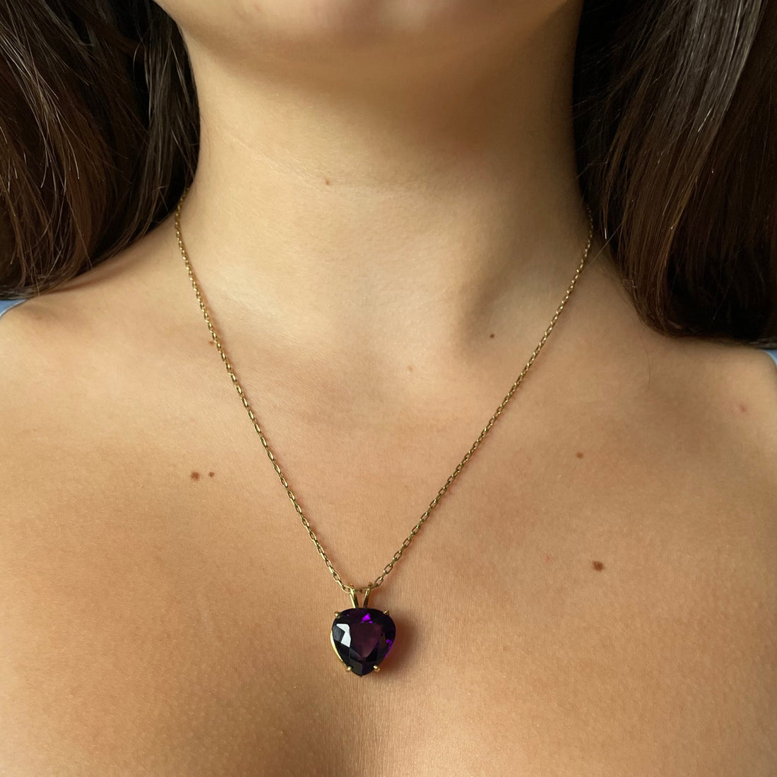 Heart Shaped World Vintage Amethyst Pendant and 18-Carat Gold Necklace