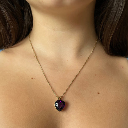 Heart Shaped World Vintage Amethyst Pendant and 18-Carat Gold Necklace
