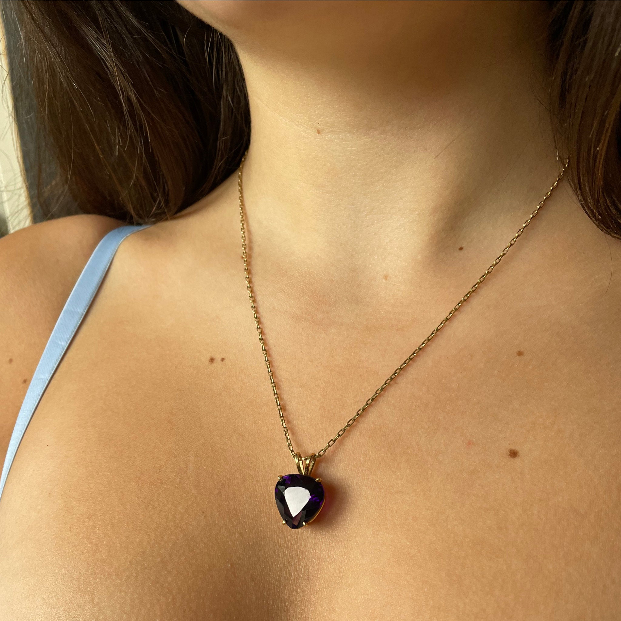 Heart Shaped World Vintage Amethyst Pendant and 18-Carat Gold Necklace